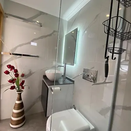 Kirmizi Lale, Private Pool, Gardens, Very Close To Town - No Need For Taxi * Kaş