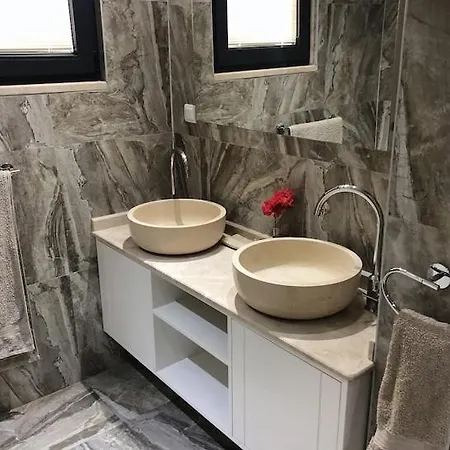 Kirmizi Lale, Private Pool, Gardens, Very Close To Town - No Need For Taxi Kaş