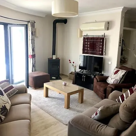 Kirmizi Lale, Private Pool, Gardens, Very Close To Town - No Need For Taxi