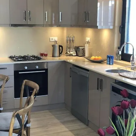 Kirmizi Lale, Private Pool, Gardens, Very Close To Town - No Need For Taxi Kaş