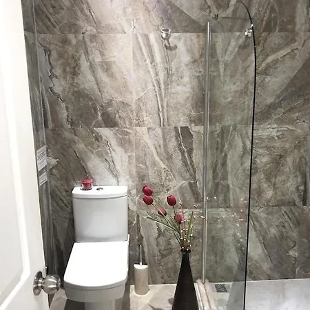 Kirmizi Lale, Private Pool, Gardens, Very Close To Town - No Need For Taxi *