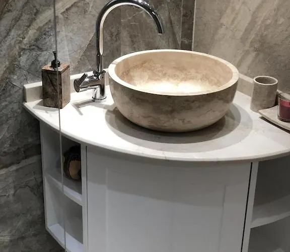 Kirmizi Lale, Private Pool, Gardens, Very Close To Town - No Need For Taxi * Kas