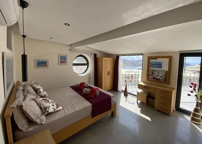 Kirmizi Lale, Private Pool, Gardens, Very Close To Town - No Need For Taxi Kas