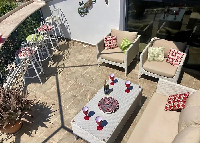 Villa Kirmizi Lale, Private Pool, Gardens, Very Close To Town - No Need For Taxi Kas