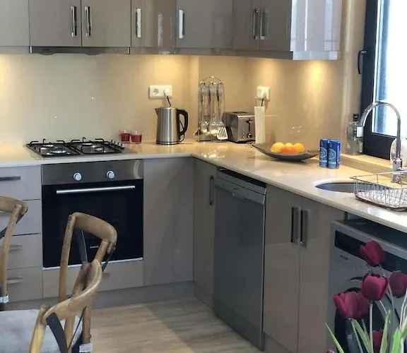 Kirmizi Lale, Private Pool, Gardens, Very Close To Town - No Need For Taxi Kas