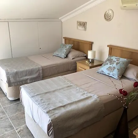 Kirmizi Lale, Private Pool, Gardens, Very Close To Town - No Need For Taxi Villa