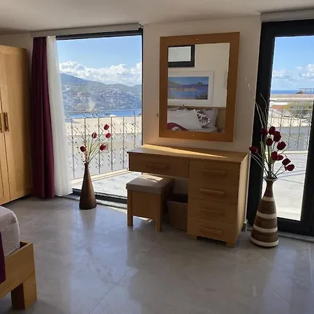Vila Kirmizi Lale, Private Pool, Gardens, Very Close To Town - No Need For Taxi Kaş
