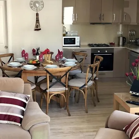 Kirmizi Lale, Private Pool, Gardens, Very Close To Town - No Need For Taxi Kaş
