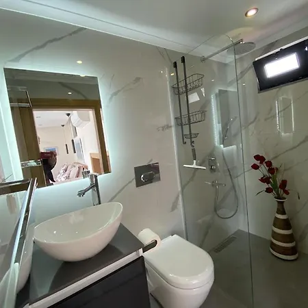 Kirmizi Lale, Private Pool, Gardens, Very Close To Town - No Need For Taxi Vila Kaş