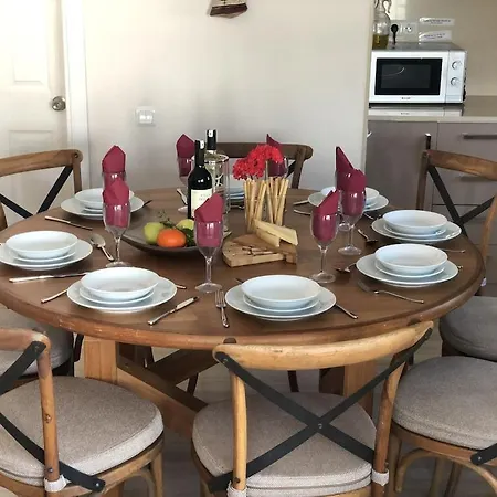 Villa Kirmizi Lale, Private Pool, Gardens, Very Close To Town - No Need For Taxi