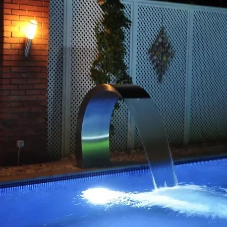 Vila Kirmizi Lale, Private Pool, Gardens, Very Close To Town - No Need For Taxi Kaş