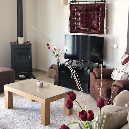 Kirmizi Lale, Private Pool, Gardens, Very Close To Town - No Need For Taxi