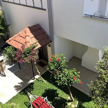 Villa Kirmizi Lale, Private Pool, Gardens, Very Close To Town - No Need For Taxi *