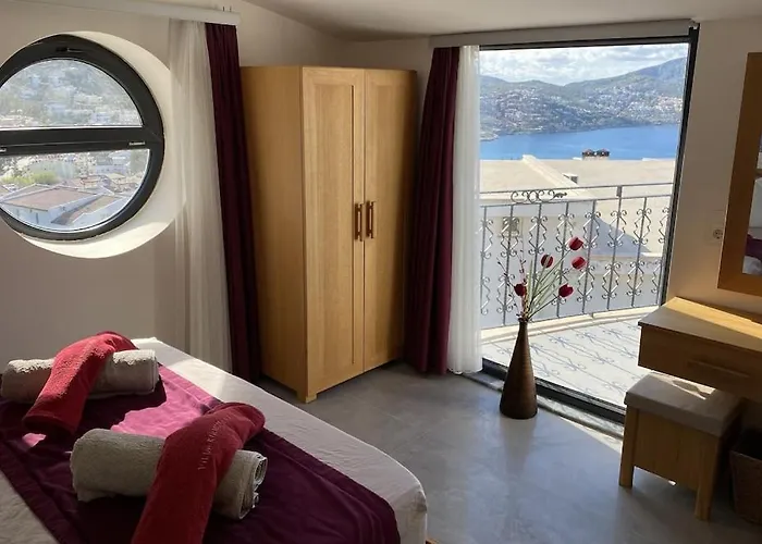 Kirmizi Lale, Private Pool, Gardens, Very Close To Town - No Need For Taxi