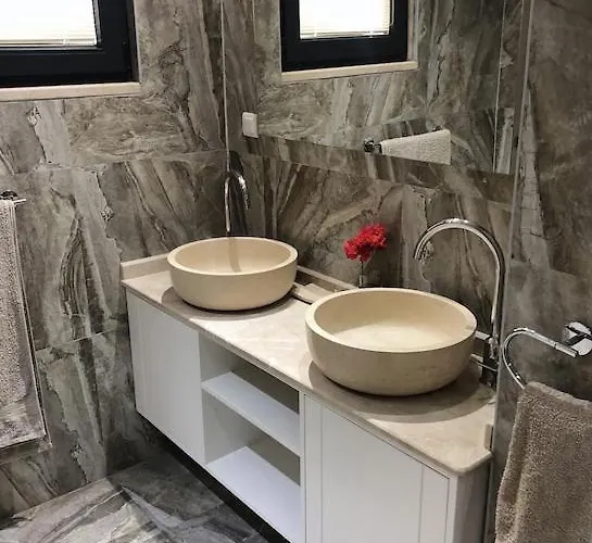 Kirmizi Lale, Private Pool, Gardens, Very Close To Town - No Need For Taxi 卡斯