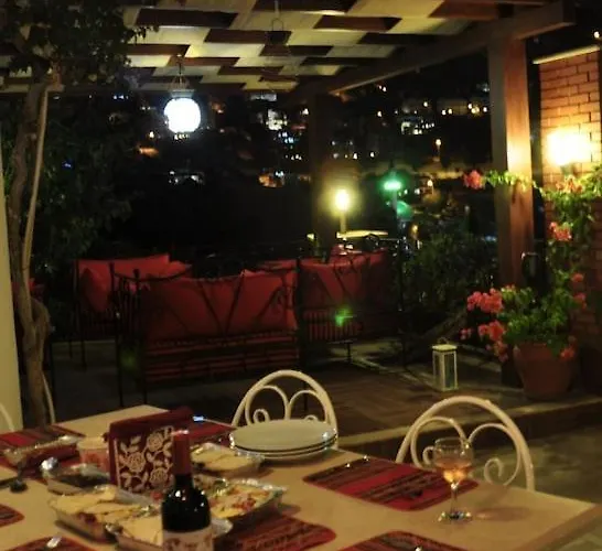 Kirmizi Lale, Private Pool, Gardens, Very Close To Town - No Need For Taxi