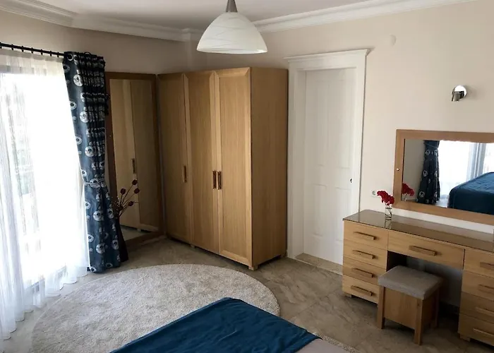 Kirmizi Lale, Private Pool, Gardens, Very Close To Town - No Need For Taxi *