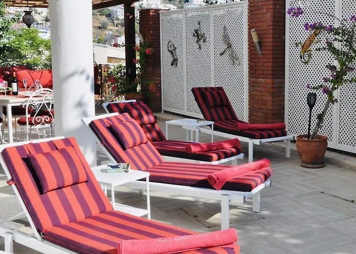 Kirmizi Lale, Private Pool, Gardens, Very Close To Town - No Need For Taxi 别墅 卡斯